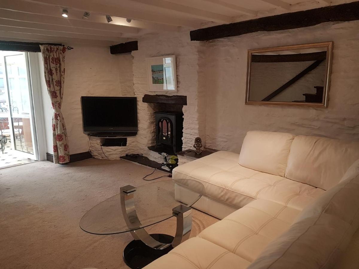 Crown House Villa Llansanffraid Glan Conwy Exteriör bild
